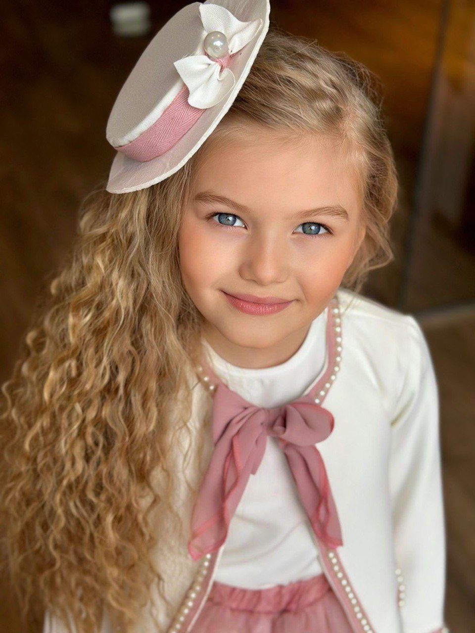 Set pentru Fetite, cu Sacou si Palarioara, Nadia