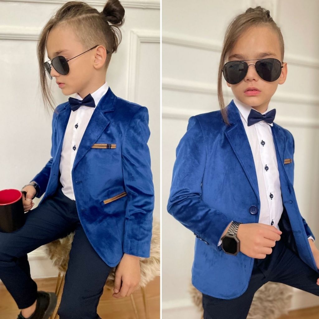 Costum albastru elegant pentru baieti cu papion