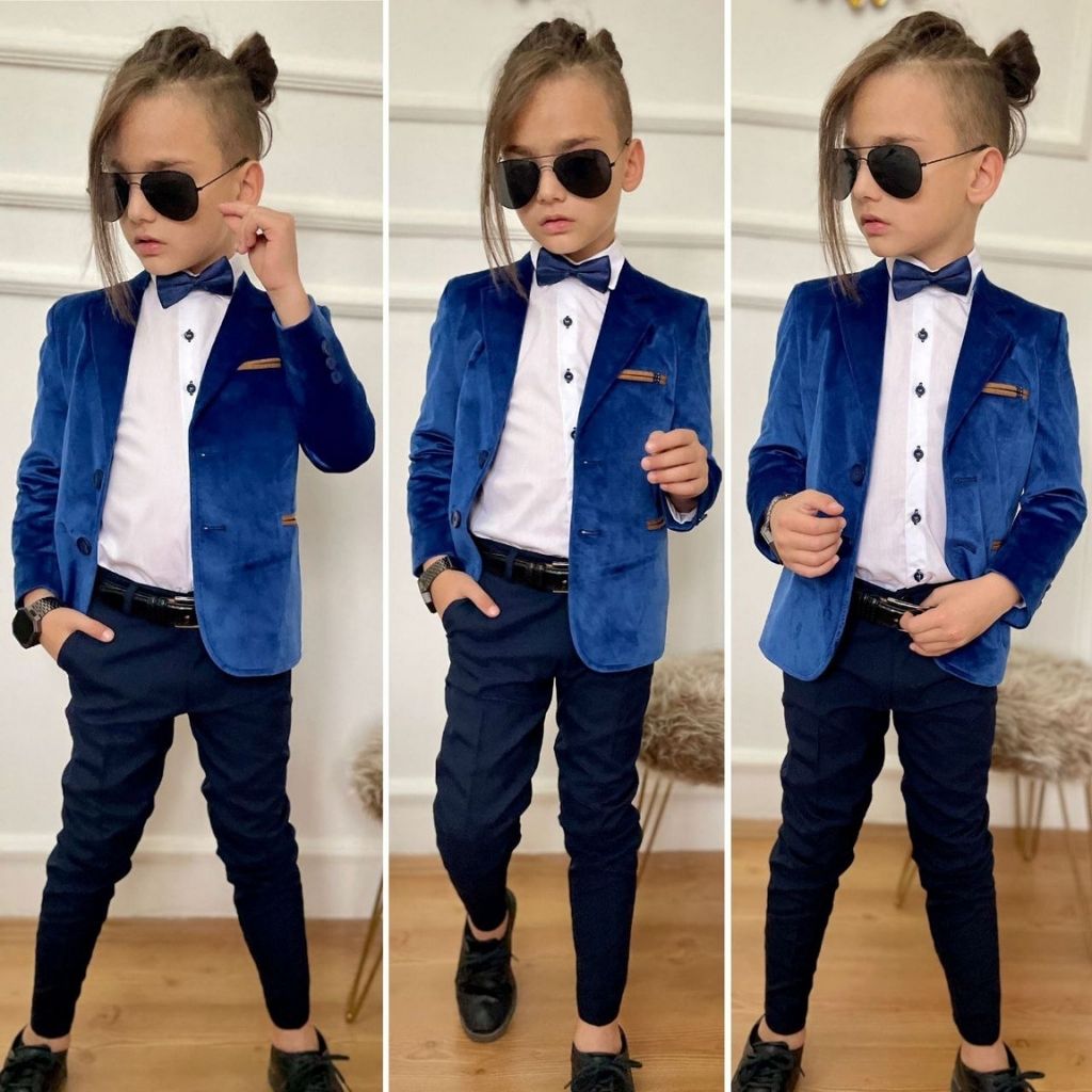 Costum albastru elegant pentru baieti cu papion