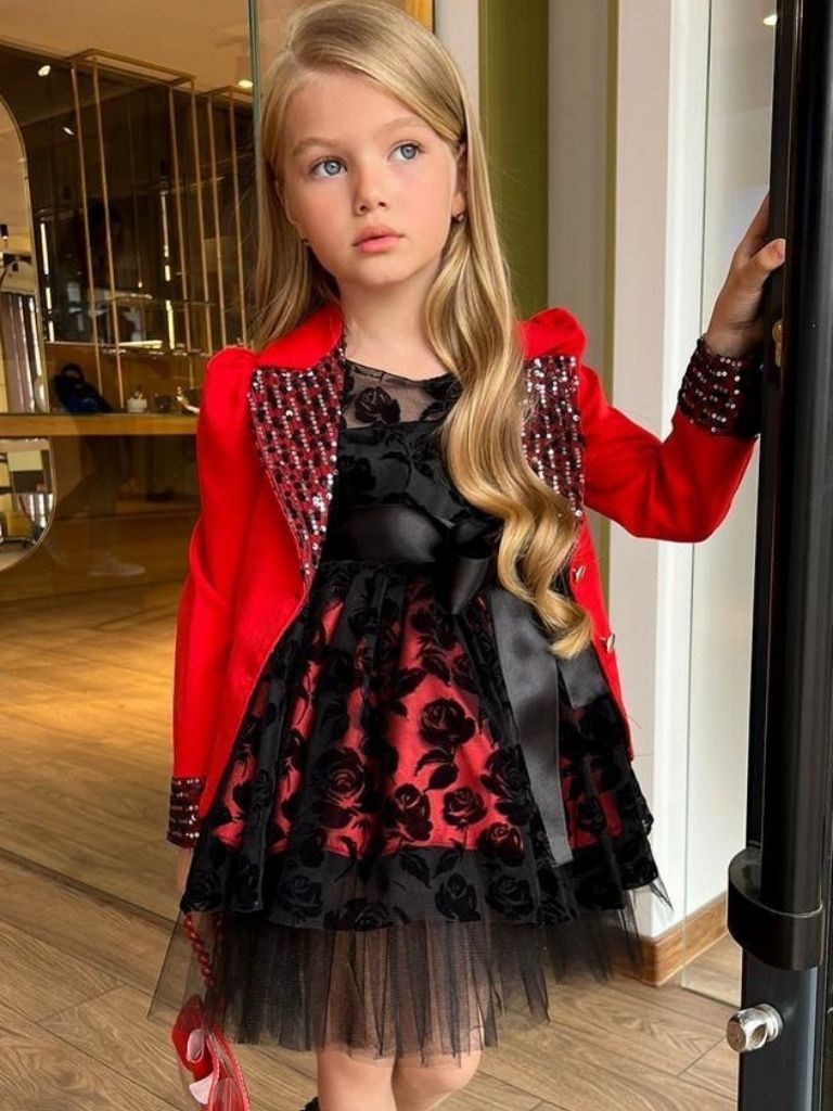 Rochita Ariana cu Sacou si Posetuta