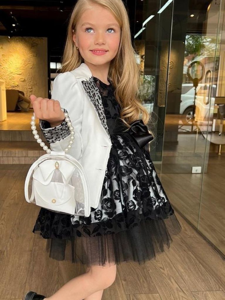 Rochita Ariana cu Sacou si Posetuta