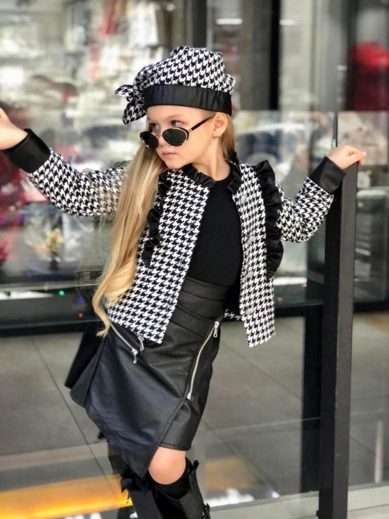 Set 3 piese fetite alb-negru cu fusta de piele si bereta