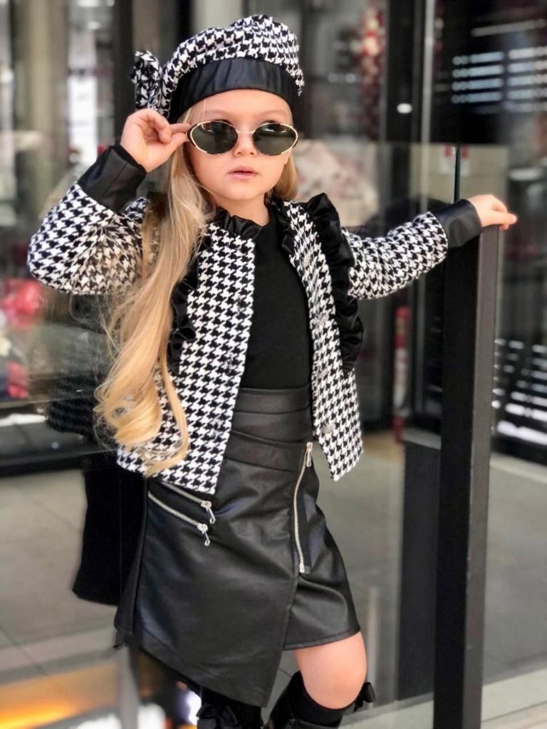 Set 3 piese fetite alb-negru cu fusta de piele si bereta