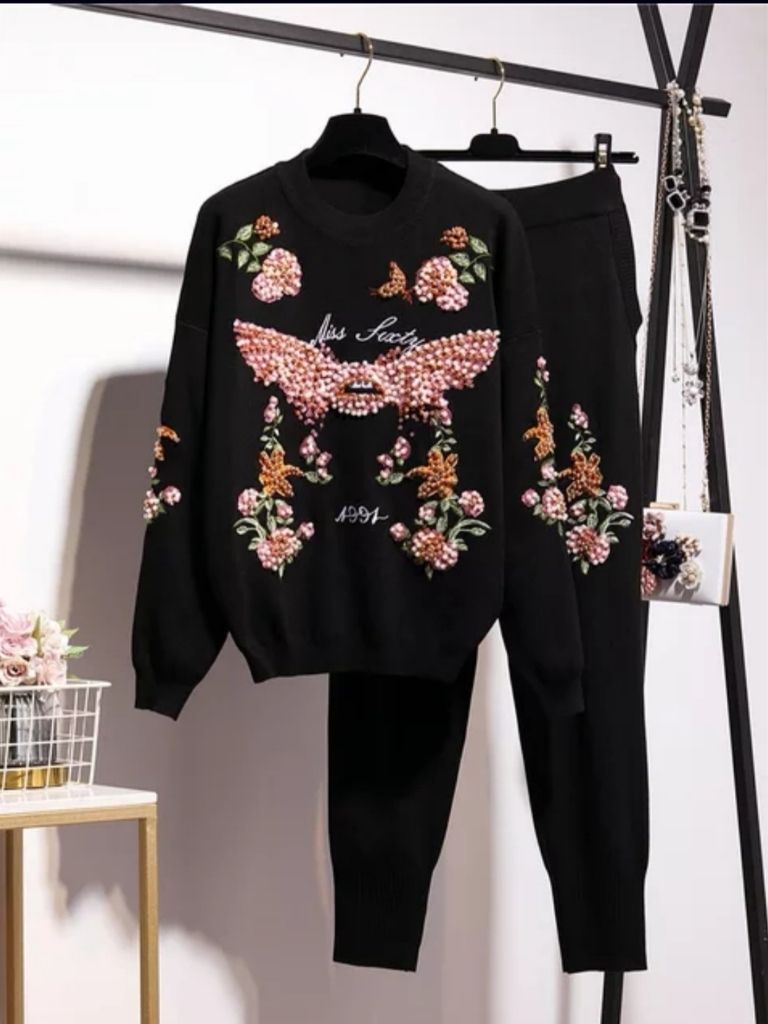 Set negru de dama cu imprimeu colorat