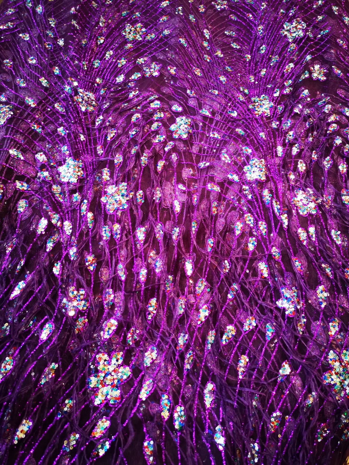 Tull elastic mov cu glitter multicolor și pene