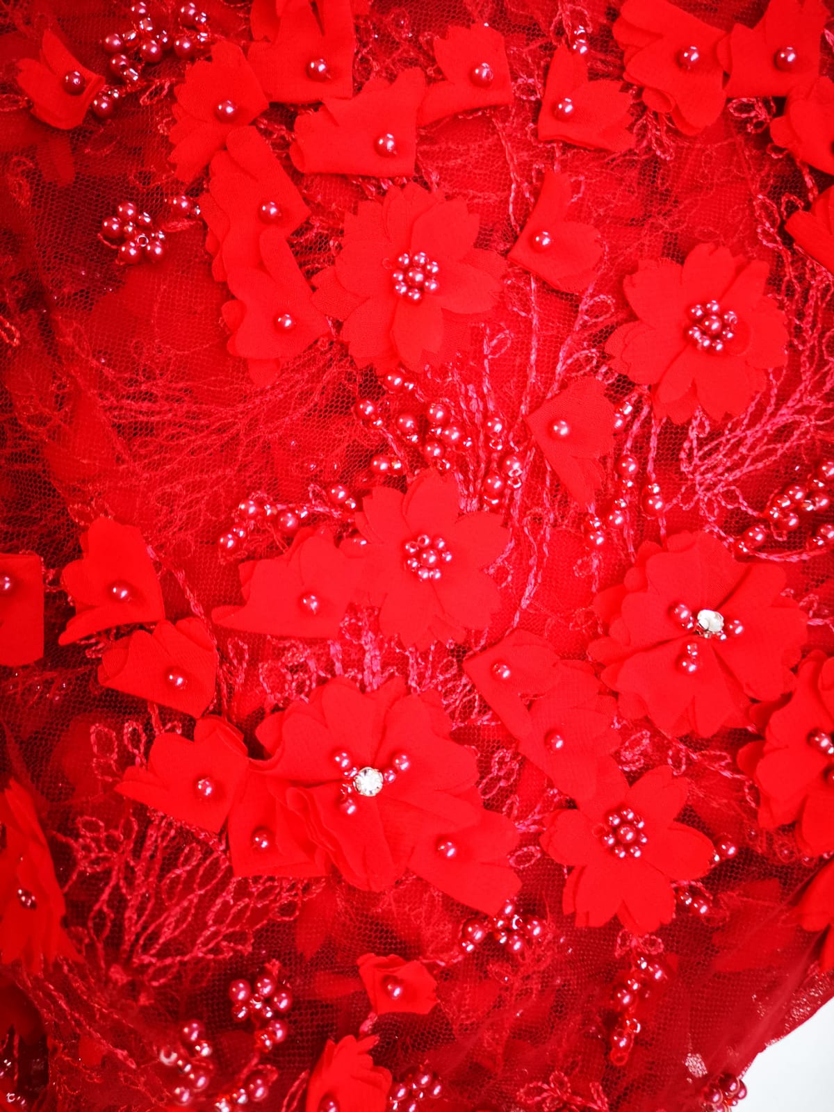 Dantelă roșie elastică cu flori 3d și perluțe