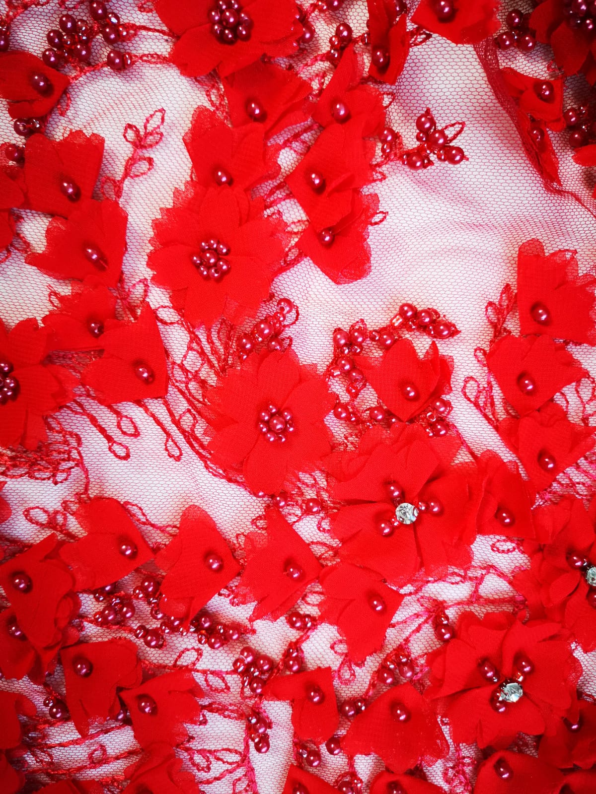 Dantelă roșie elastică cu flori 3d și perluțe