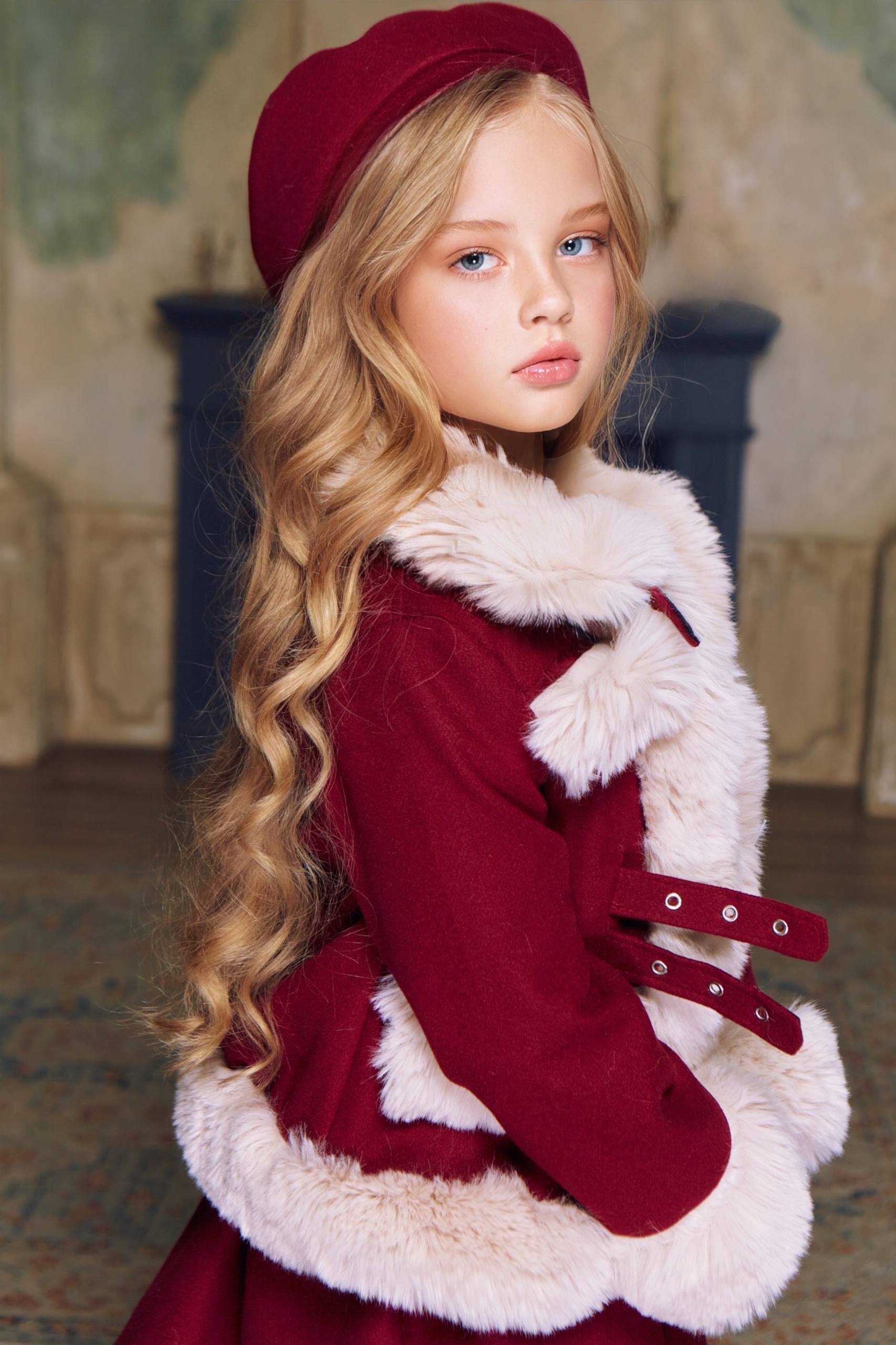 Set pentru Fetite, Myra